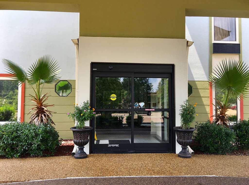 America'S Best Value Inn & Suites-Clinton Bagian luar foto