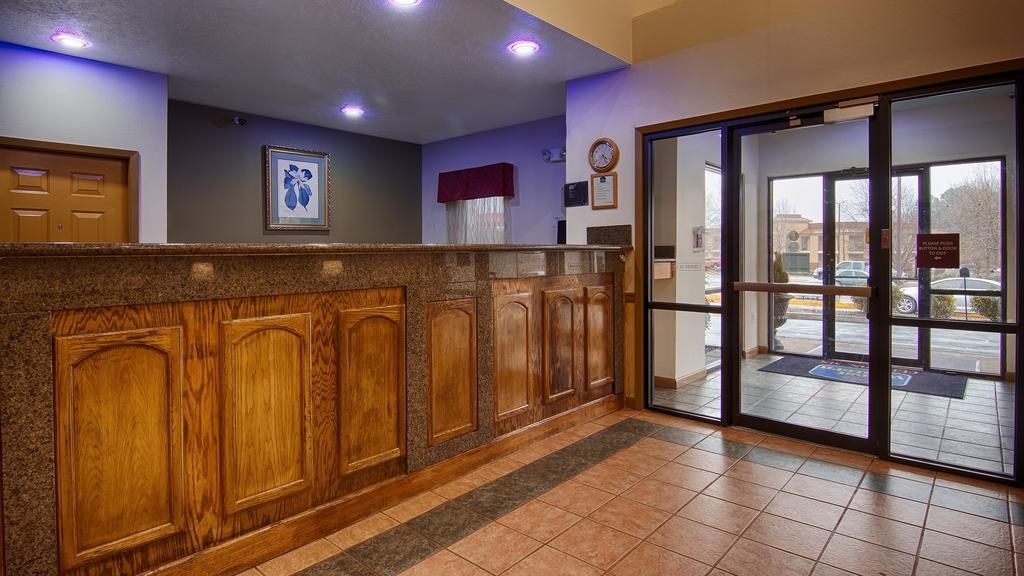 America'S Best Value Inn & Suites-Clinton Bagian luar foto