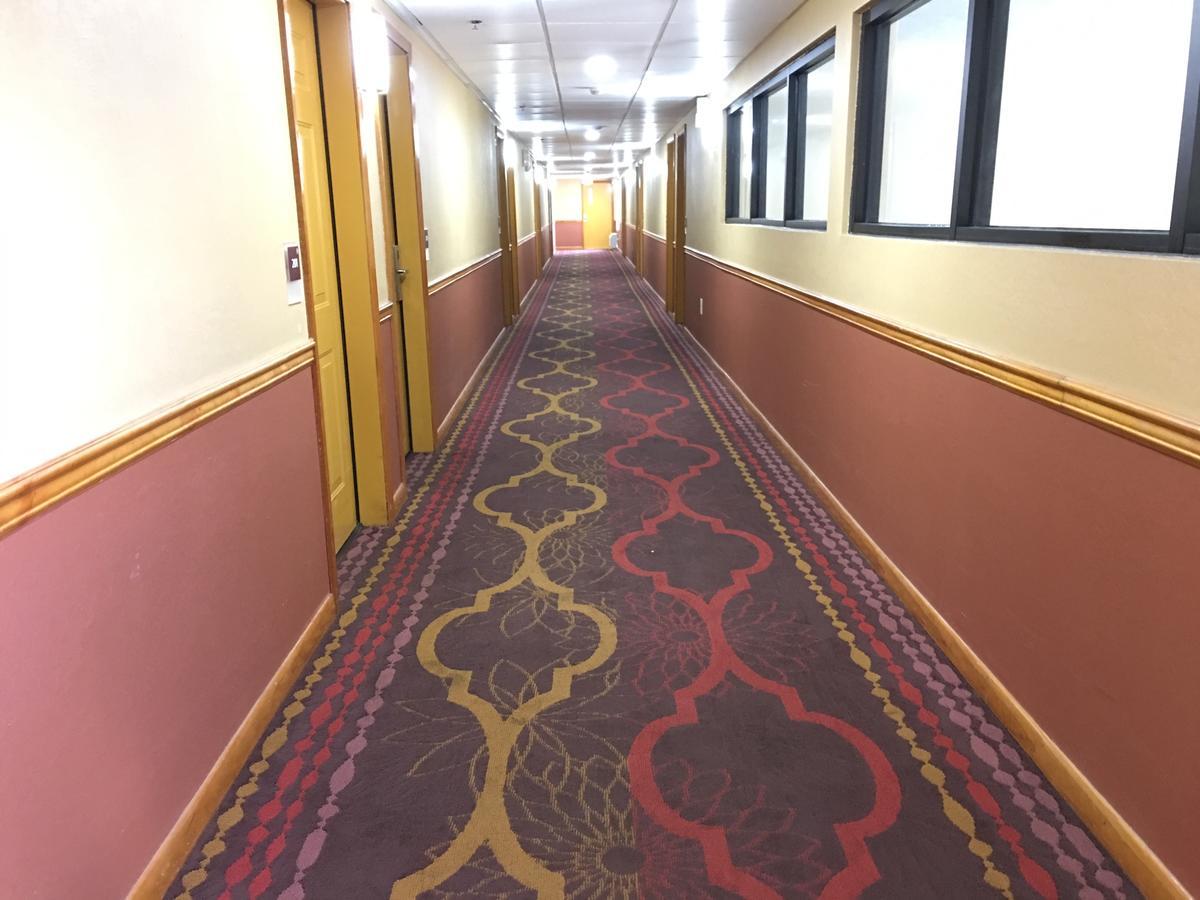 America'S Best Value Inn & Suites-Clinton Bagian luar foto