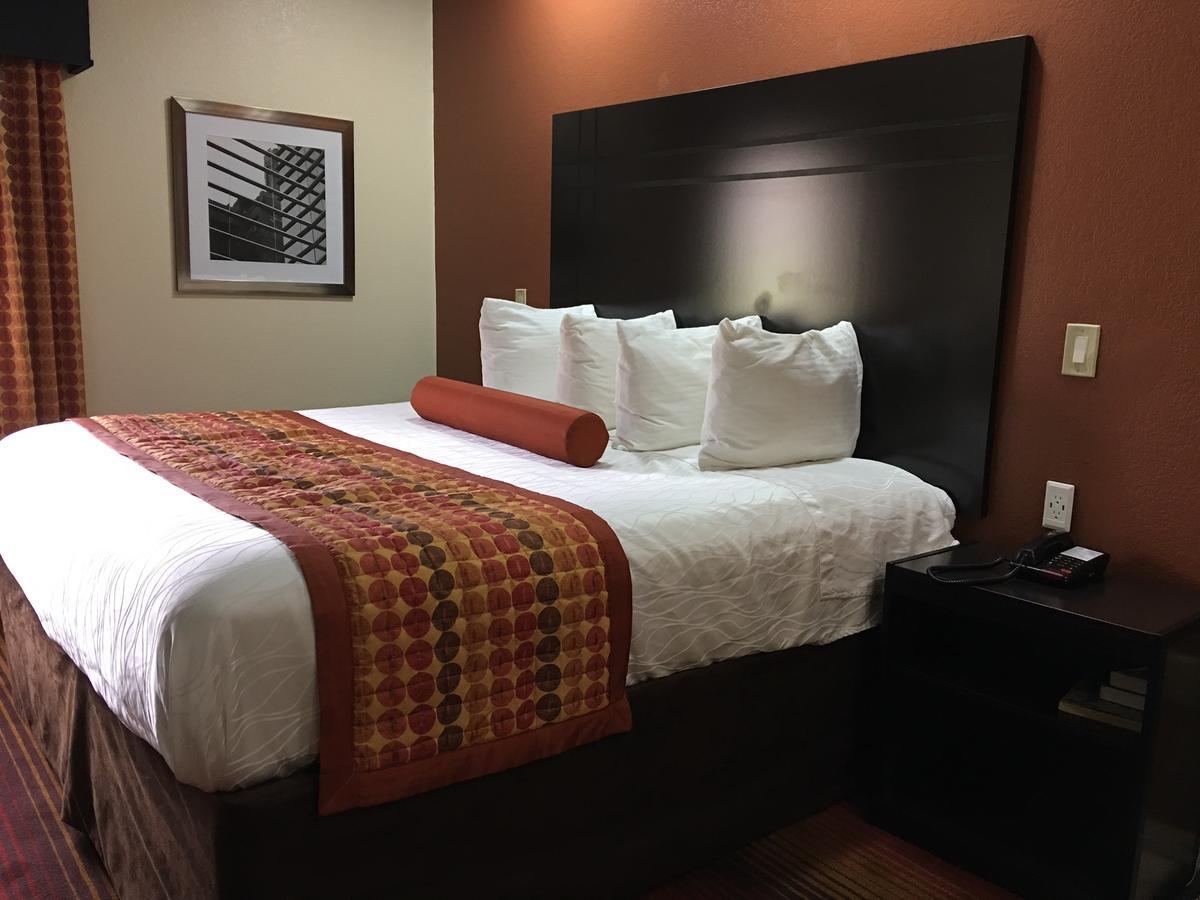 America'S Best Value Inn & Suites-Clinton Bagian luar foto