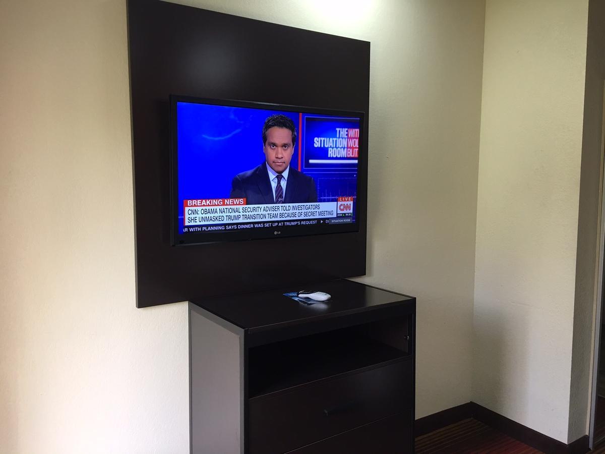 America'S Best Value Inn & Suites-Clinton Bagian luar foto