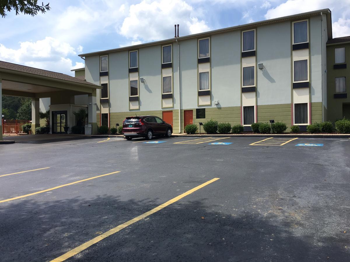 America'S Best Value Inn & Suites-Clinton Bagian luar foto