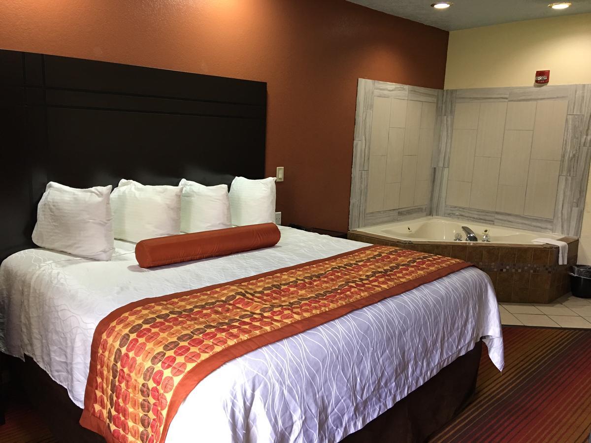 America'S Best Value Inn & Suites-Clinton Bagian luar foto