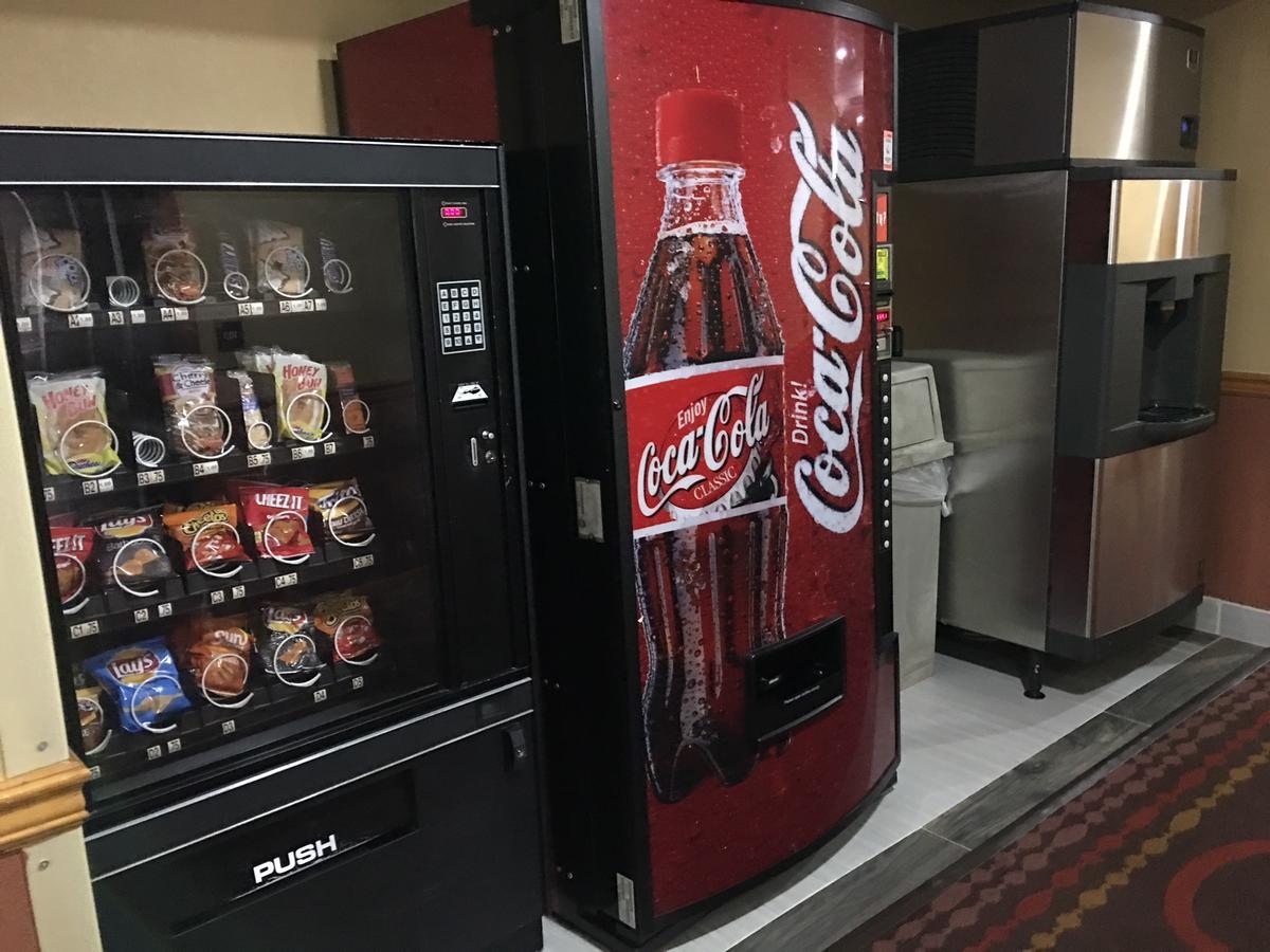 America'S Best Value Inn & Suites-Clinton Bagian luar foto