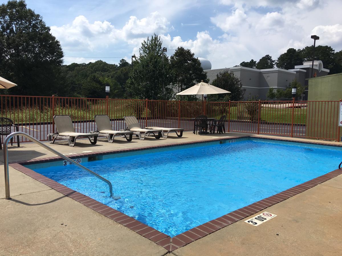 America'S Best Value Inn & Suites-Clinton Bagian luar foto