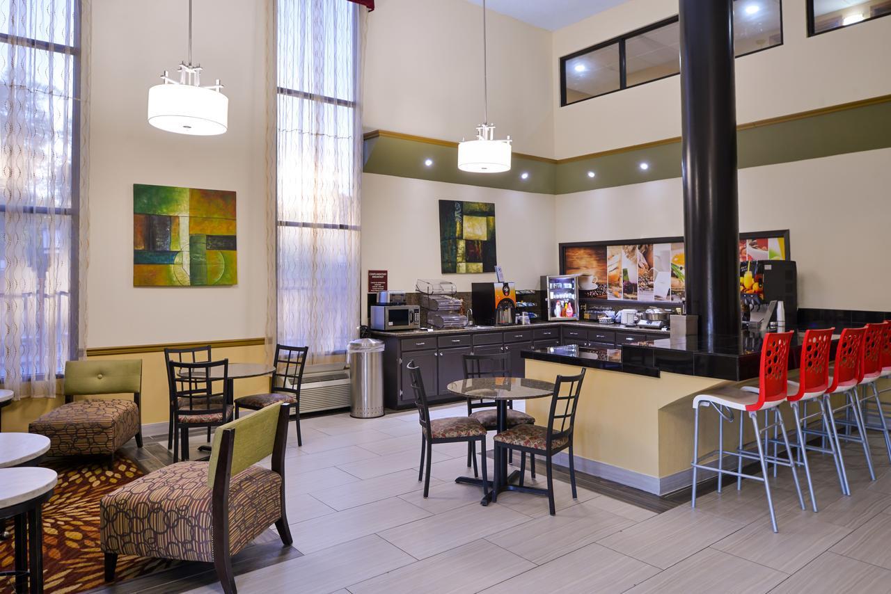 America'S Best Value Inn & Suites-Clinton Bagian luar foto