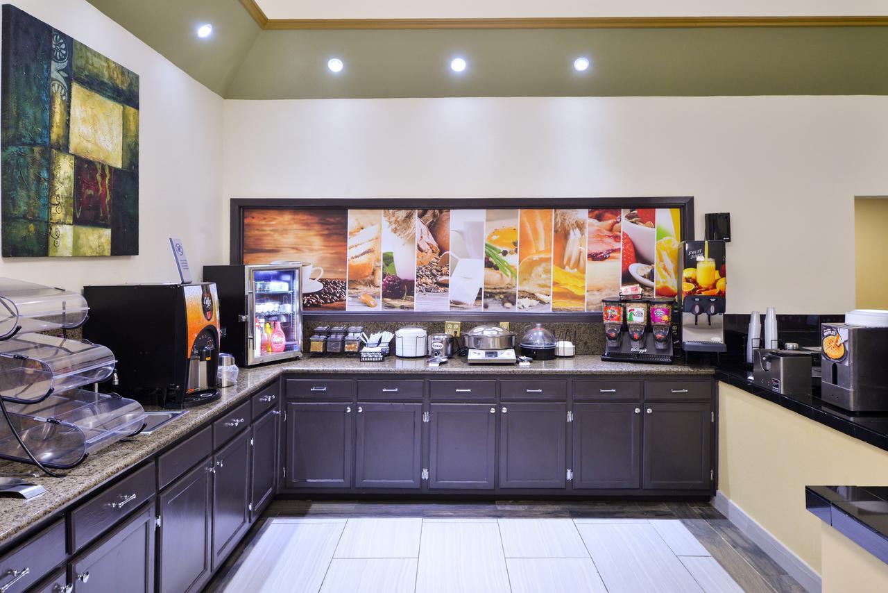 America'S Best Value Inn & Suites-Clinton Bagian luar foto