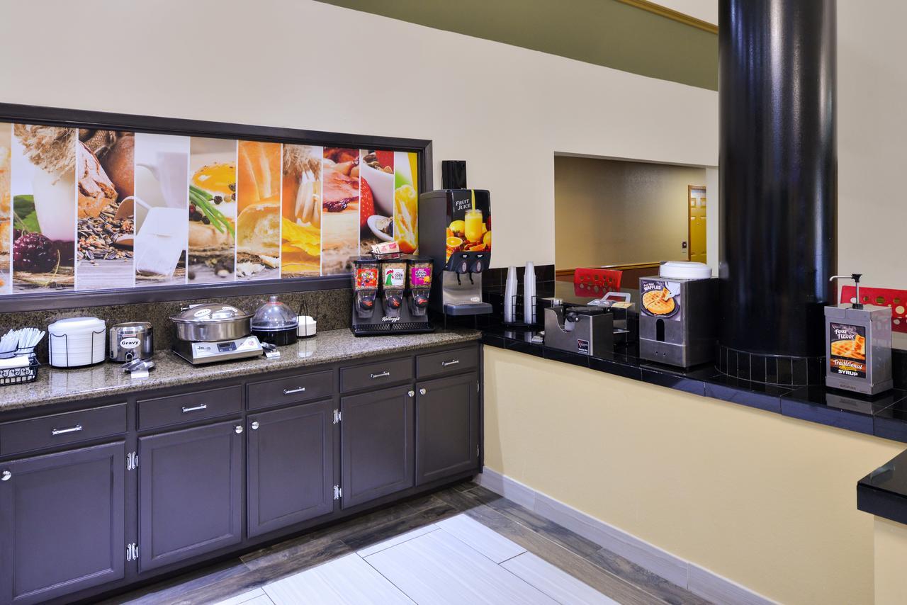 America'S Best Value Inn & Suites-Clinton Bagian luar foto
