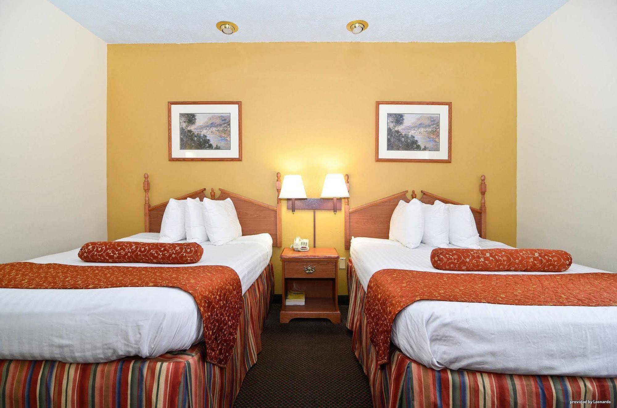America'S Best Value Inn & Suites-Clinton Bagian luar foto