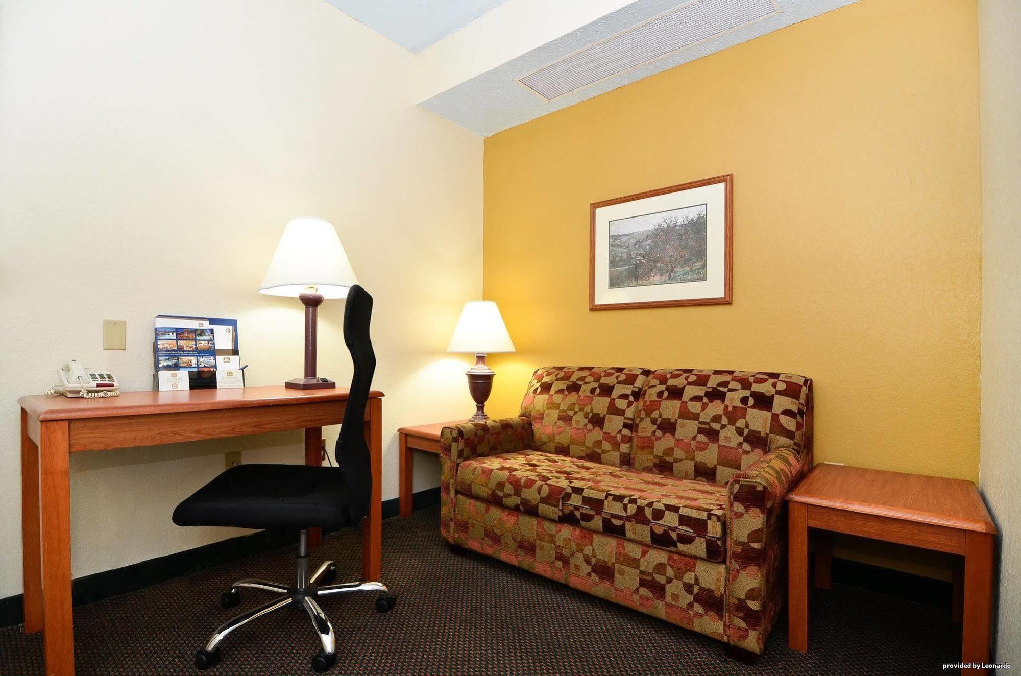 America'S Best Value Inn & Suites-Clinton Bagian luar foto